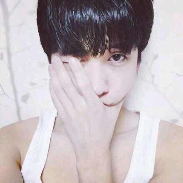 894397 喝雪碧的男人