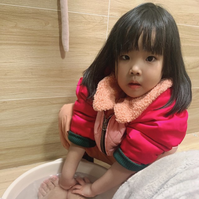 895716 妍妍