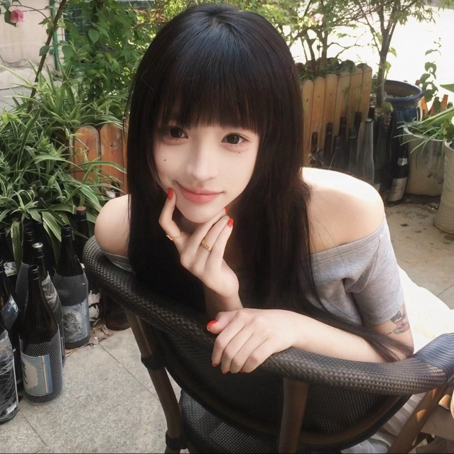 921789 顽石。