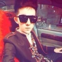 932164 挥霍半个青春的男人