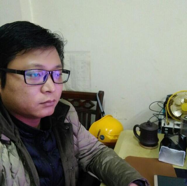 933571 来自1983的男子