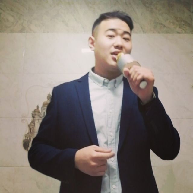 936893 ゝ话不投机 半句多、