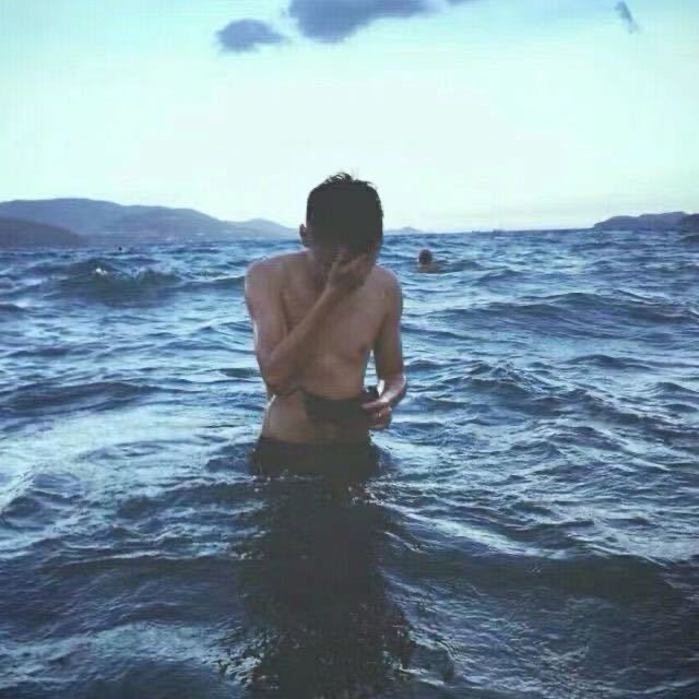 956033 ☂小王