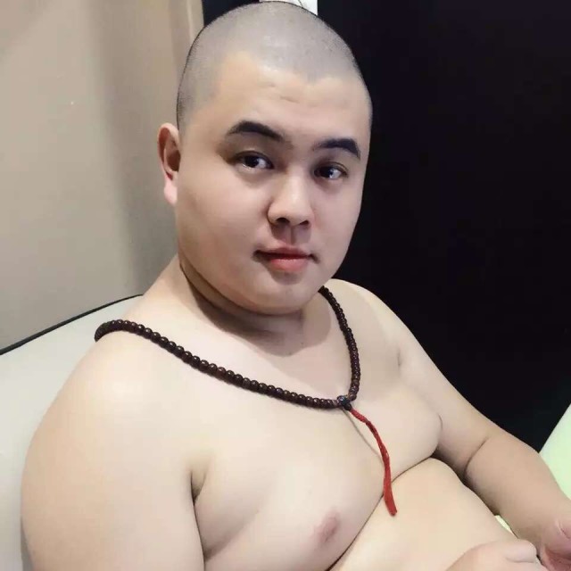 960090 佟二堡欧唯尚品服装厂