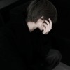 608043