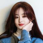 眼镜缝间的拇指姑娘